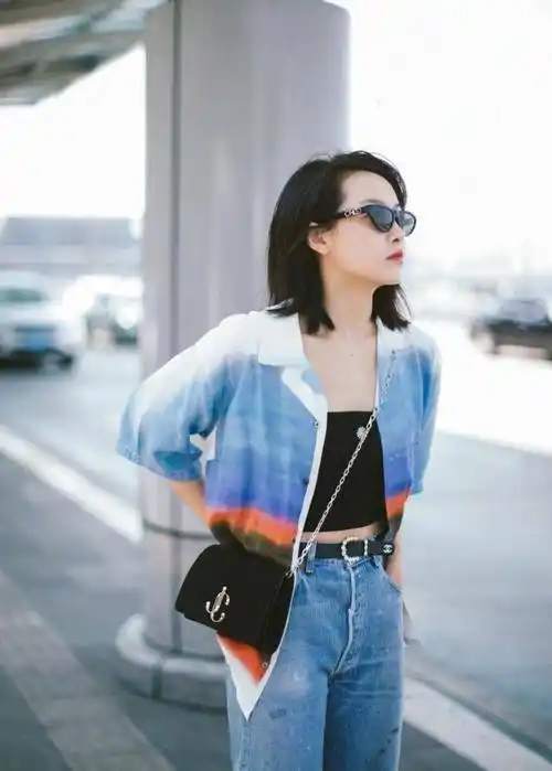 宋茜亮相机场露出纤细腰线粉丝直呼太美不敢直视