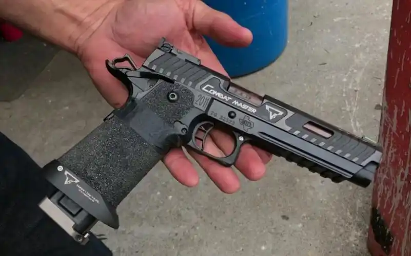 [武装突袭]疾速追杀john wick同款sti 2011"战术大师"手枪攻房cqb