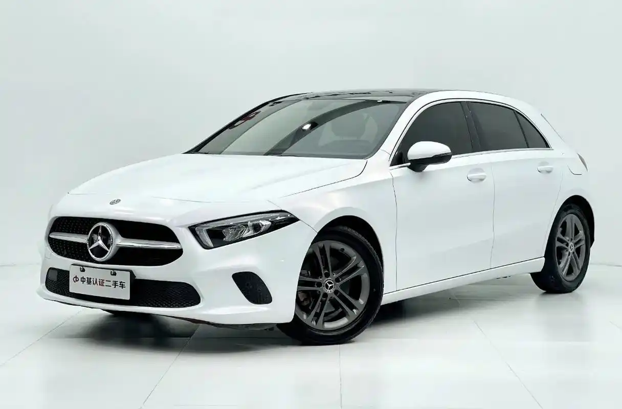适合女生开的两厢奔驰a200 奔驰a级(进口) 2019款 a 200 动感型 2019