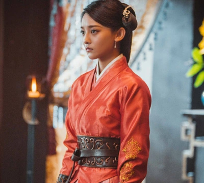 天醒之路凌子嫣是好人还是坏人凌子嫣是不是喜欢路平