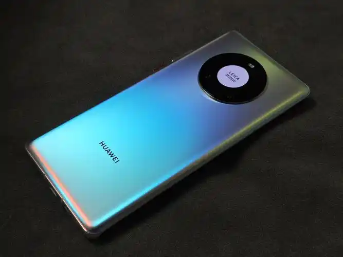 华为mate40 pro图赏:星环摄像头设计 超曲面屏