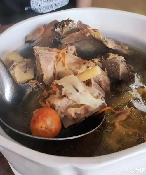 土茯苓煲龟汤图片