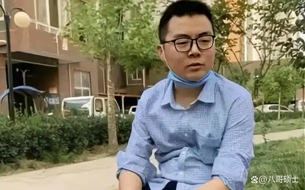 大威傻吗不傻大威呆吗不呆