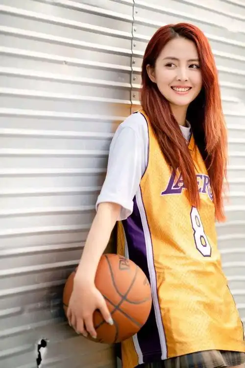 腾讯美女主播之小楠:青春靓丽,甜美可人