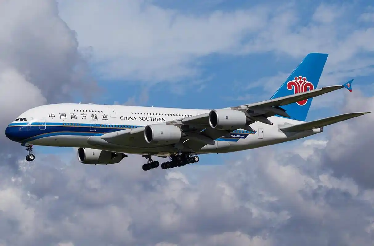南航耗费巨资购买的a380飞机,本可以使用至少25年,但是只用了短短10年