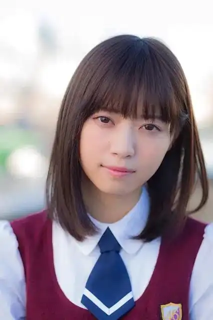 西野七濑的眼睛为什么大都是从下往上看