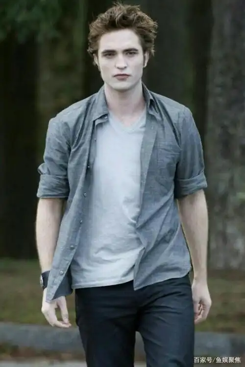 《暮光之城》男主出演新蝙蝠侠,dc超级英雄家族又增一员"帅将"