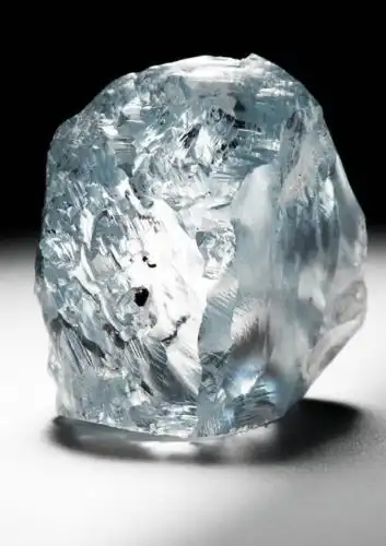 52克拉,2014年6月开采自南非 cullinan 钻石矿