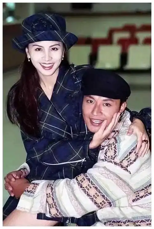 男神境遇:迷倒宁静,与刘嘉玲强吻,两婚两离|马景涛|圈