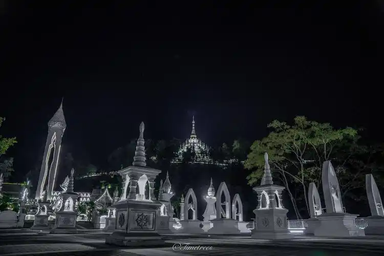 芒市银塔不用出国也能拍的大片