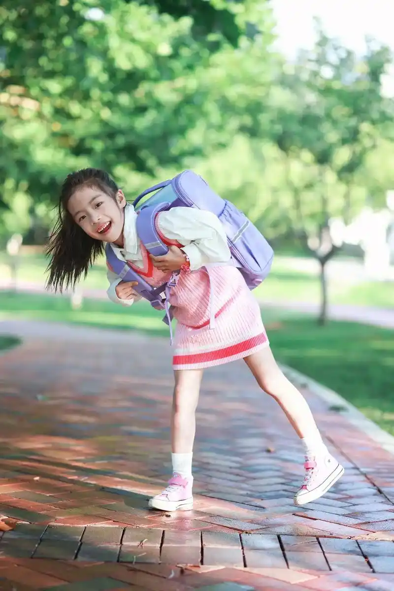 恭喜我的女孩,明天就要正式成为小学生 - 抖音