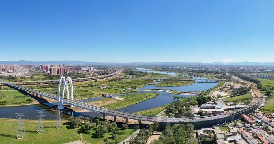 据中国二冶集团内蒙古分公司和林格尔新区金盛快速路北段杭盖路连接线