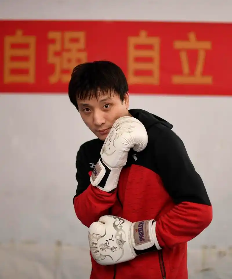 与命运搏击_汪强