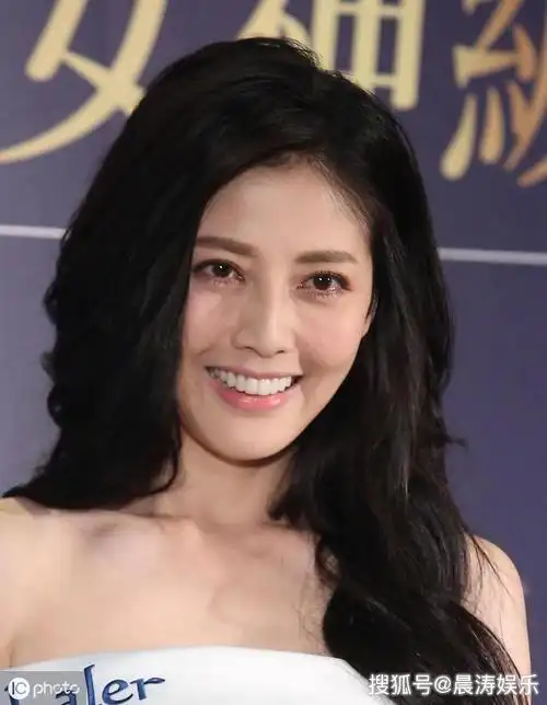 韩瑜婚姻只维持四年依旧少女感十足