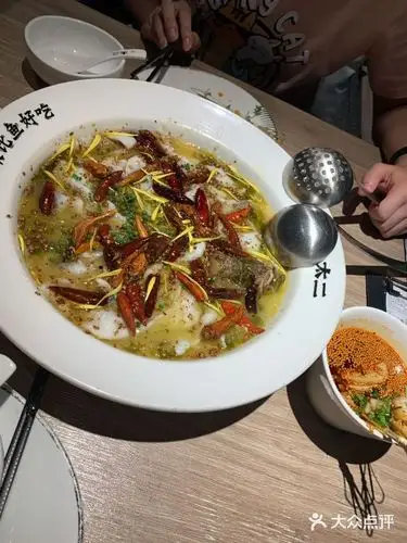 太二酸菜鱼(无锡万象城店)老坛子酸菜鱼(2人份)图片