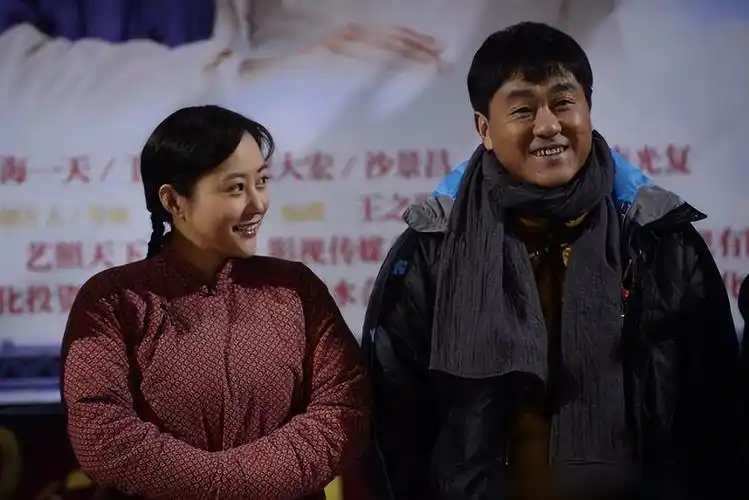 2001年,何冰出演了张国立执导的电视剧《我这一辈子》,通过这部剧何冰