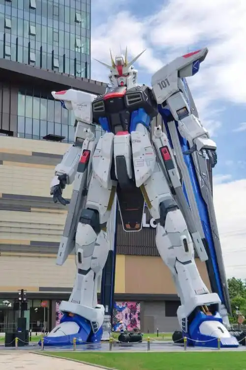 打卡上海浦东高达基地11自由