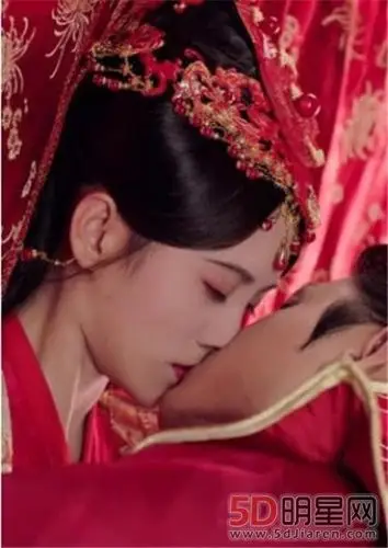 张哲瀚喜欢鞠婧祎? 剧里秀恩爱很惹人怀疑戏外是情侣