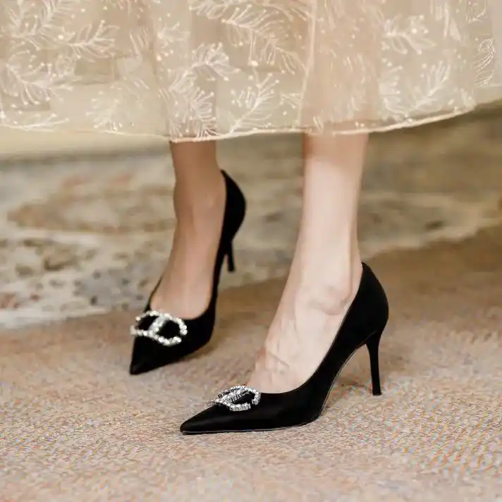 2022春季新款～一双非常性感有女人味的尖头细跟高跟鞋推荐给 - 抖音