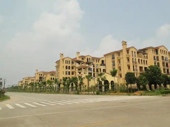 西班牙地中海风格的半岛华府