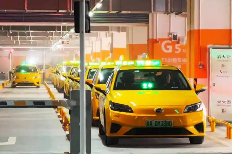 广州出租车运价要变?平峰期出行或将省下一笔_浮动_方案_幅度