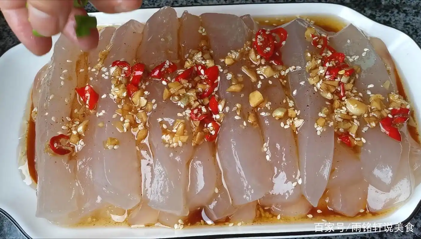 1碗红薯粉,5碗清水,教你红薯凉粉做法,q弹爽滑,比凉皮还好吃