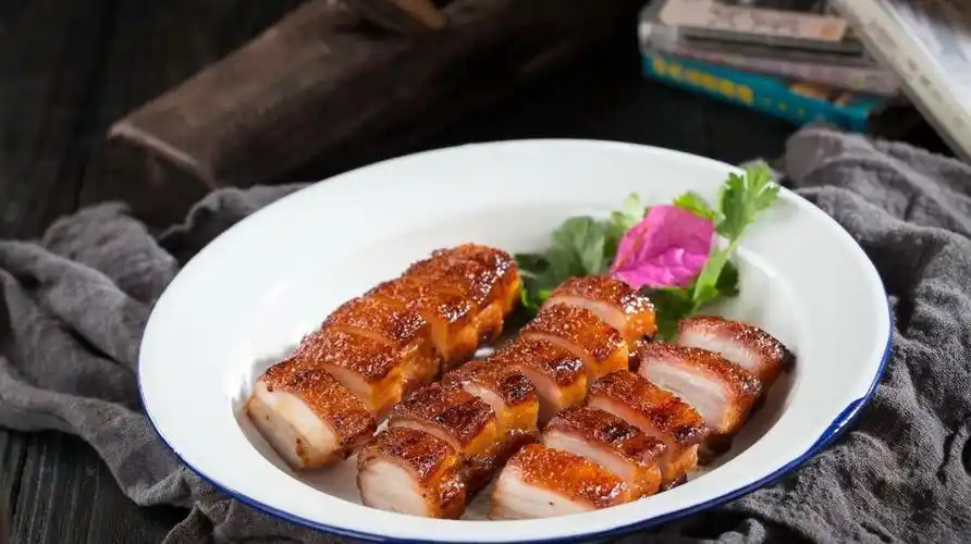 泥灶脆皮叉烧图片