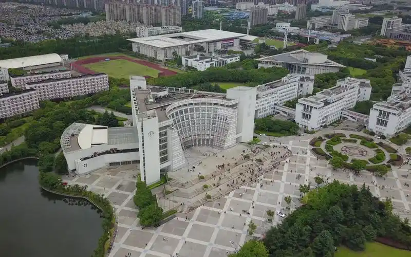 上海大学2018届毕业季宝山校区航拍