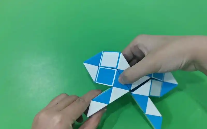 圣手24段魔尺:(蝴蝶结)