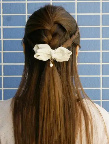 三蜈蚣辫公主头简单编发