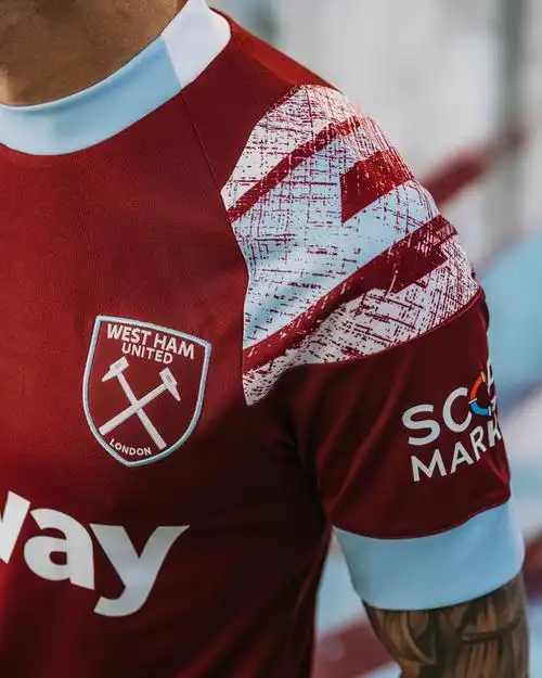 西汉姆联202223赛季主场球衣