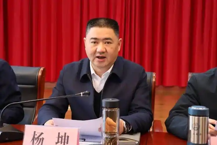 州委政法委书记杨经德,副州长,州公安局局长杨坤,州委平安大理建设暨