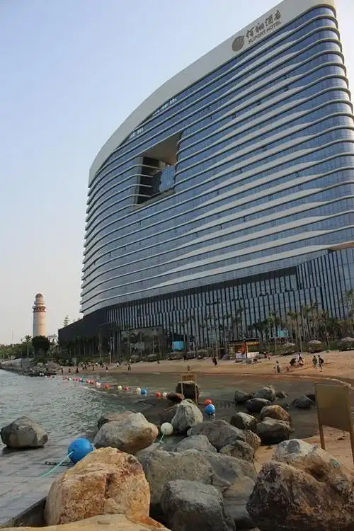 是厦门市唯一一个白海豚出没的地方,这也可以看出佰翔五通酒店在选址