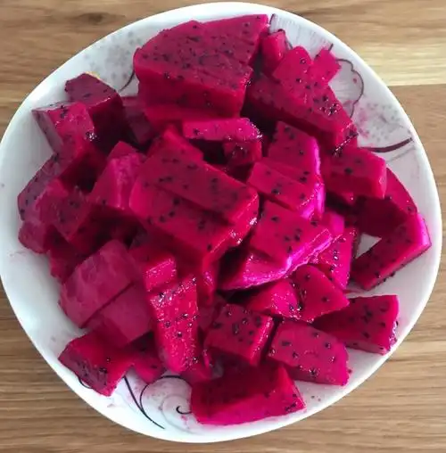 悠悠小雪_annie做的三刀快速切火龙果