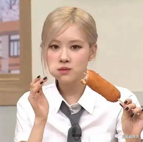 一提到rosé朴彩英,大家的第一印象肯定是blackpink的vocal兼领舞,人