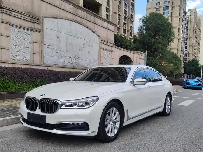 温州2016年11月宝马宝马7系2016款730li豪华型白色手自一体