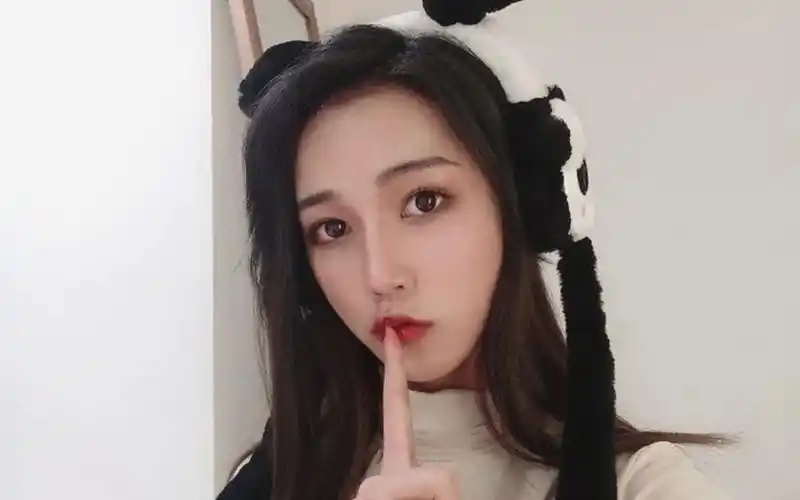 绝美ts女装大佬李智贤