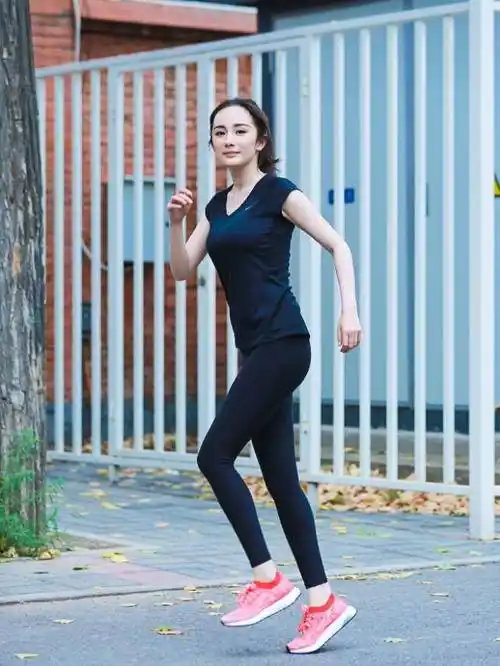 章子怡健身派,看训练图,比杨幂要强!_身材_锻炼_照片