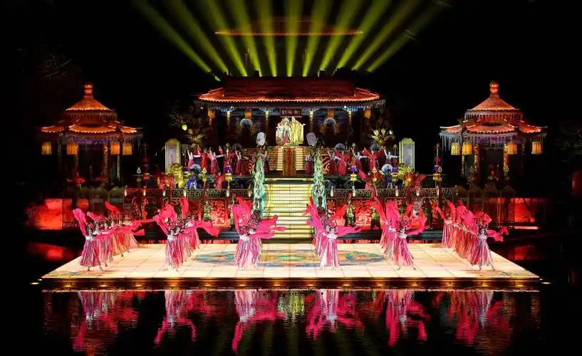 一曲冰火《长恨歌》 暖热冬日华清池_演出_西安市_刘潇