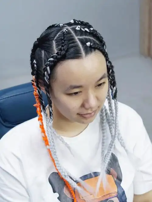 是超级短发也是脏辫我的头上有星星