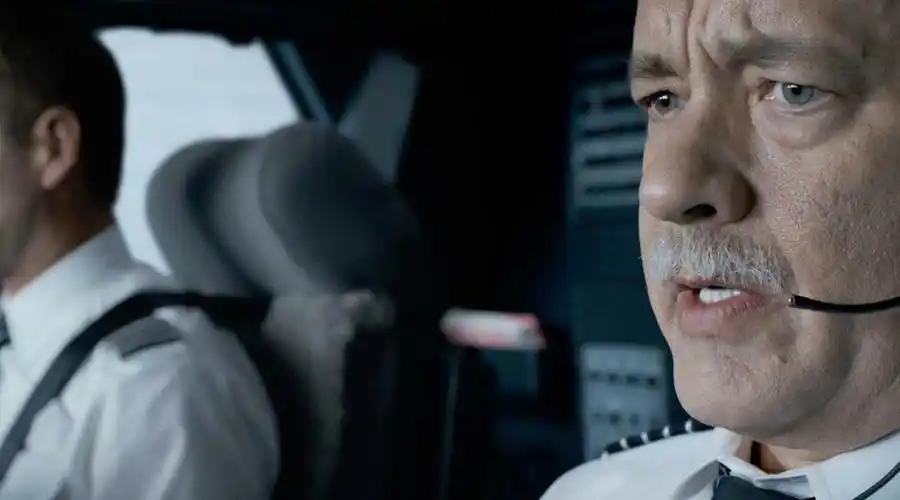 萨利机长决定迫降河面