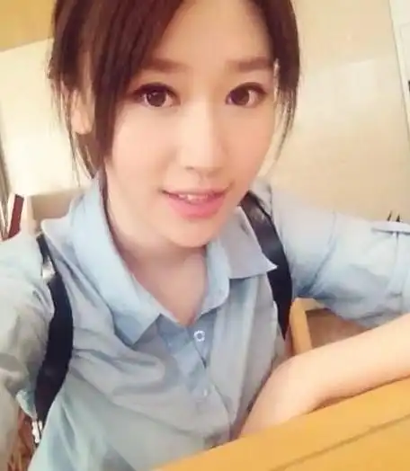 央视女主播王音棋,一组生活照曝光,展现出90后少女的清新气质