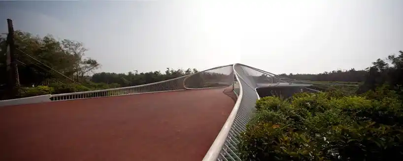 流线型步行桥-园林小品案例-筑龙园林景观论坛