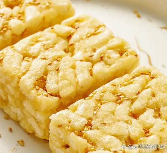 沙琪玛:京式糕点的璀璨之星 沙琪玛,源自中国北方满族的传统工艺,以