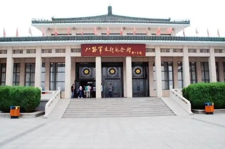 革命精神是值得我们传诵和发扬的精神,现代社会更不应该缺失这种