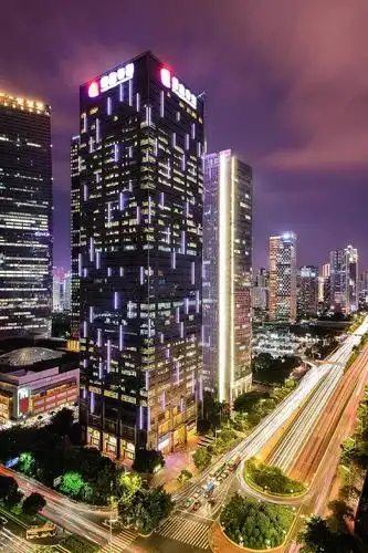 广州恒大中心夜景 建筑 紫色 发展 夜晚 户外 房屋 多重曝光 商务 无