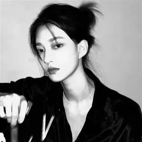 黑白女生头像高冷侧面我就是很喜欢这样的女头