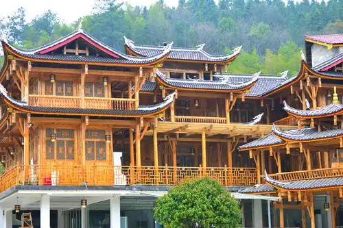 现代修建的仿古木屋,主要适用于聚会,农家乐,茶饮等休闲活动