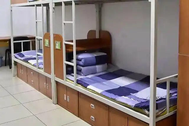 "走读"跟"住宿"的学生能一样吗?家长悔不当初,怪当初没在意