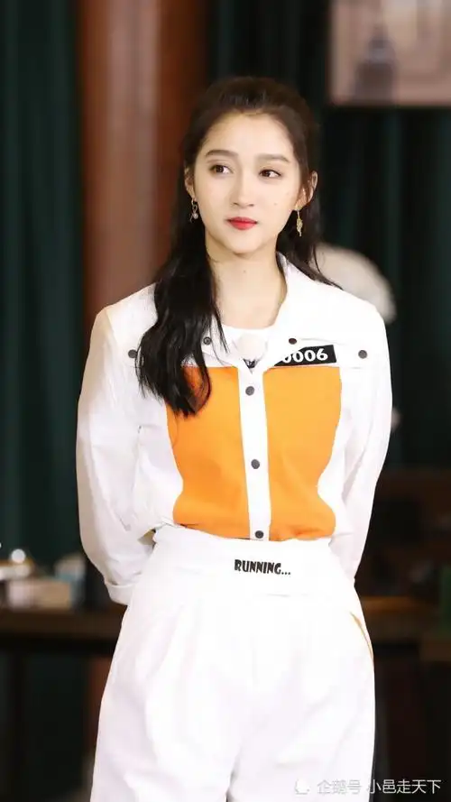 关晓彤第4期 《奔跑吧》甜美剧照